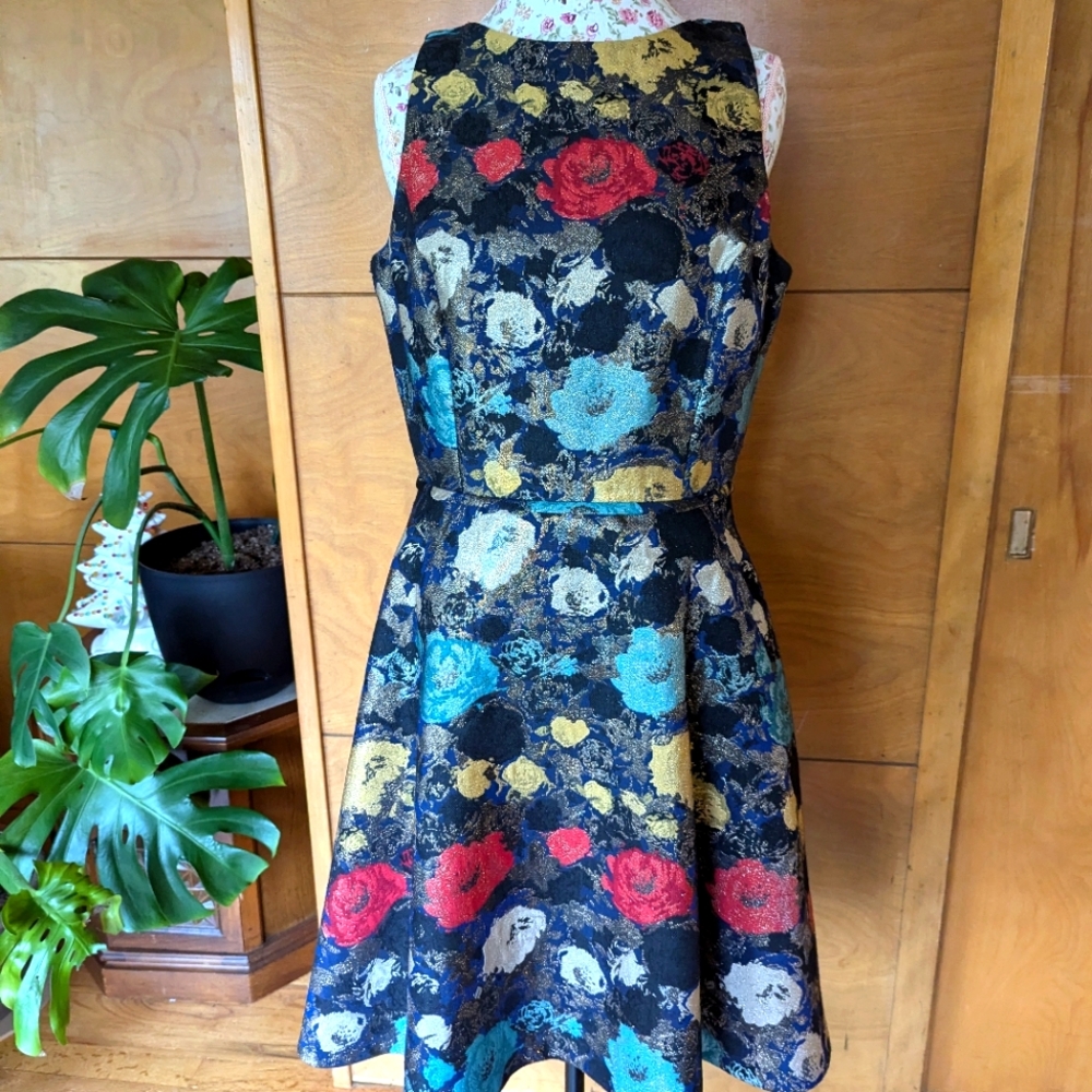 Tahari ASL Size 10 Floral Metallic Cocktail Dress